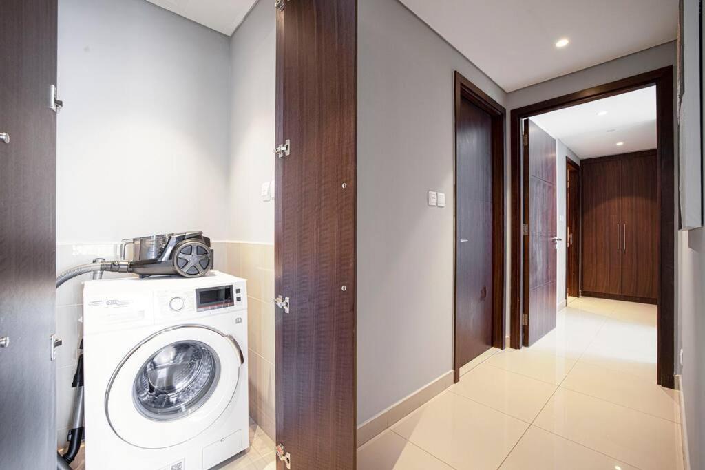 ドバイMagnificent Brand New Lux 3Br Burj & Fountain Viewアパートメント エクステリア 写真